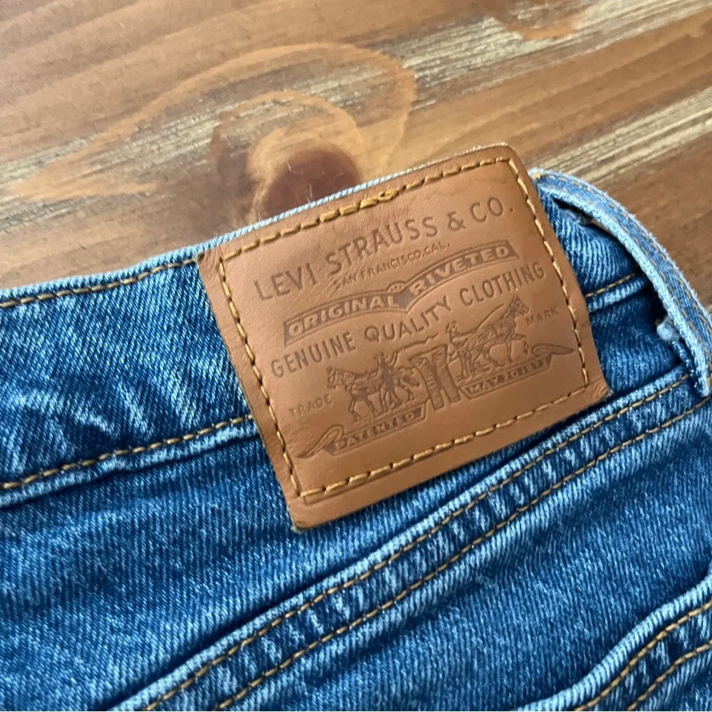 Levi’s wedgie straight button fly jeans. 25 - Picture 7 of 7